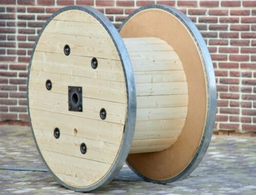 Изготавливаем деревянные кабельные барабаны и осуществляем доставку по всей России.