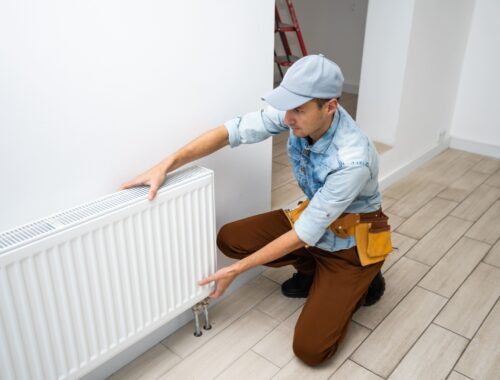 Инструкция: Как уложить ламинат вокруг труб отопления | Alpine floor