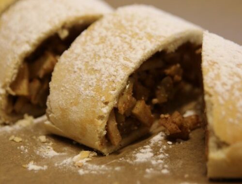 Зелёные яблоки, песочное тесто. Печём настоящий австрийский штрудель | Аргументы и Факты