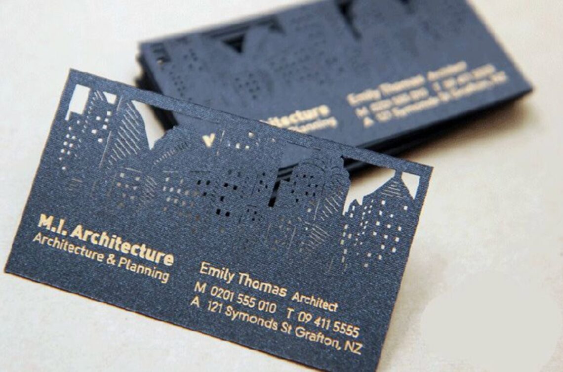 Визитки с QR-кодом: как превратить маленький квадрат в мощный инструмент продаж